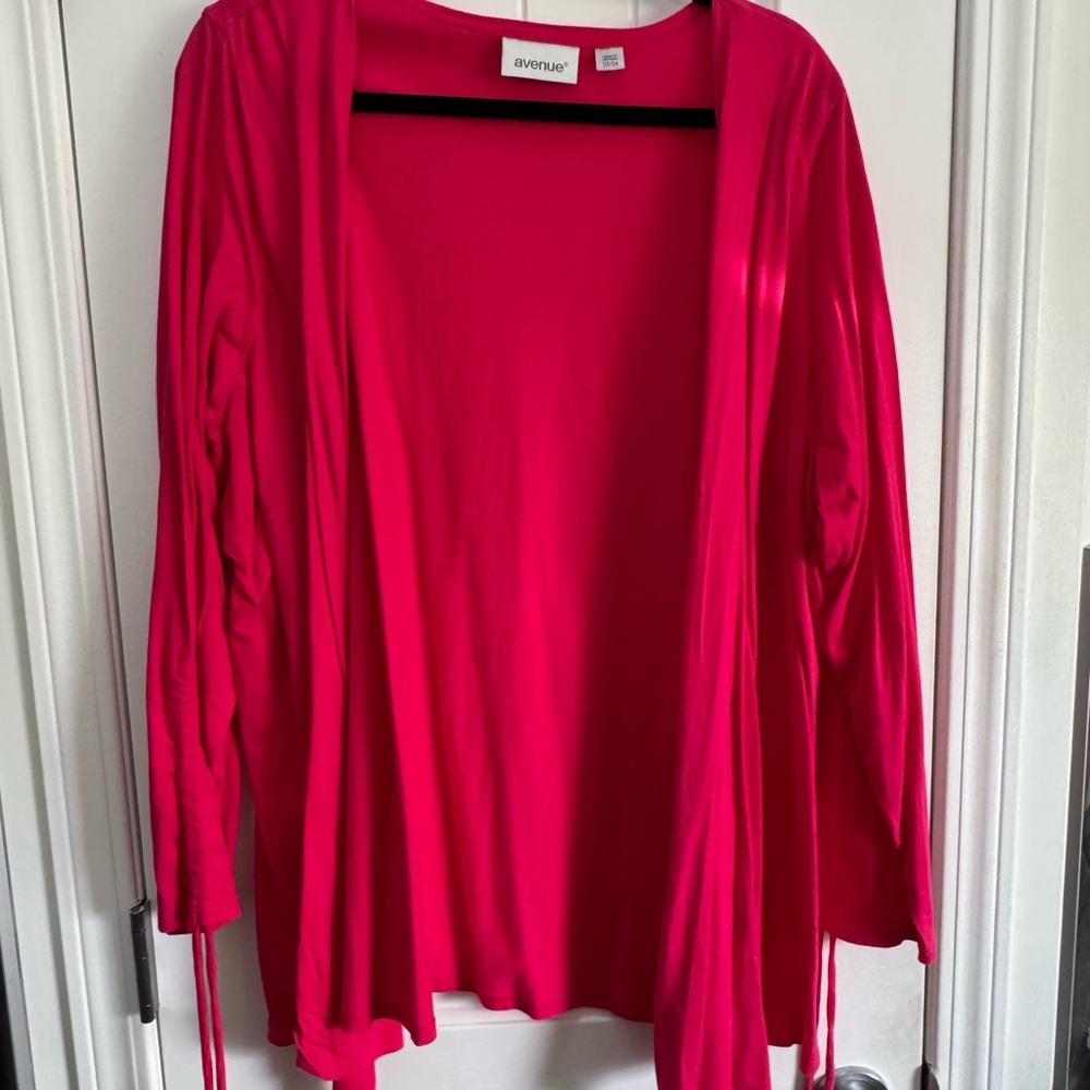 Avenue Women's Vibrant Pink Cardigan